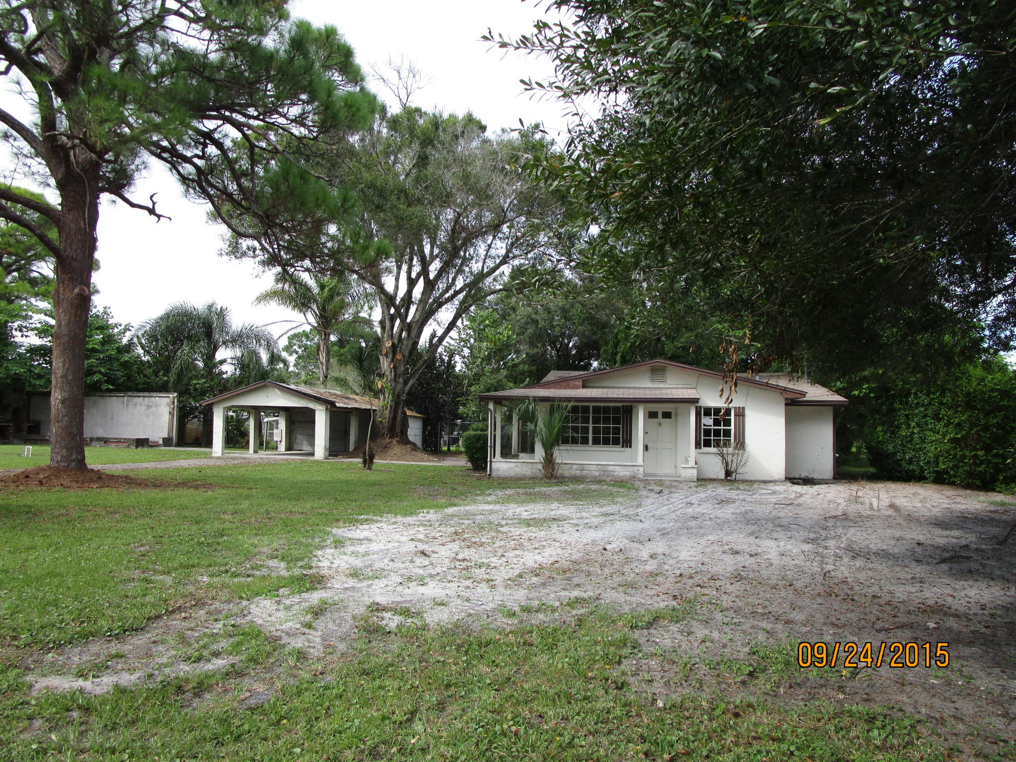 606 Ulrich Road Fort Pierce, FL 34982 - Photo 3 of 25 IMG_8219