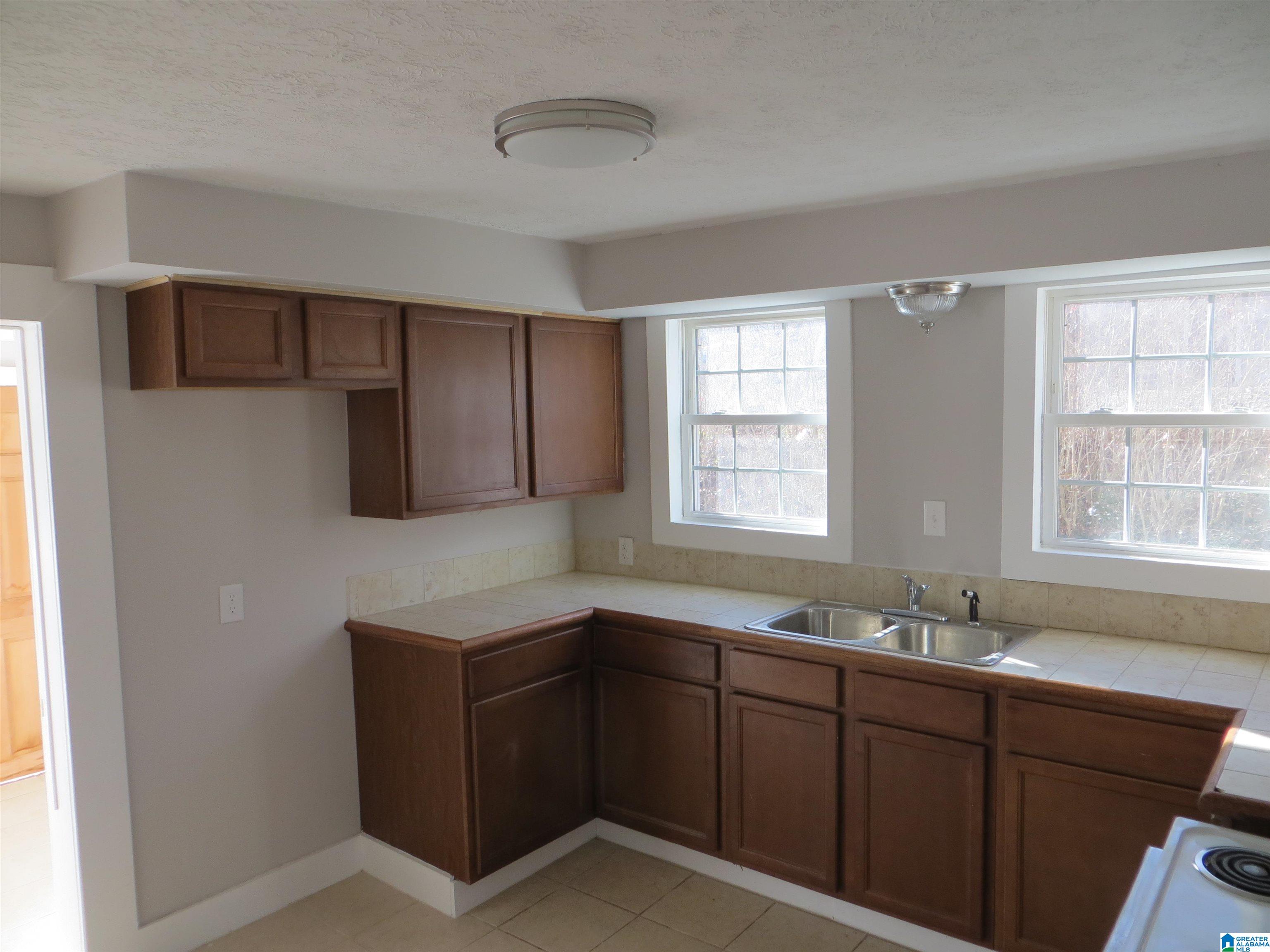 724 Blue Ridge Drive Anniston, AL 36207 - Photo 5 of 43
