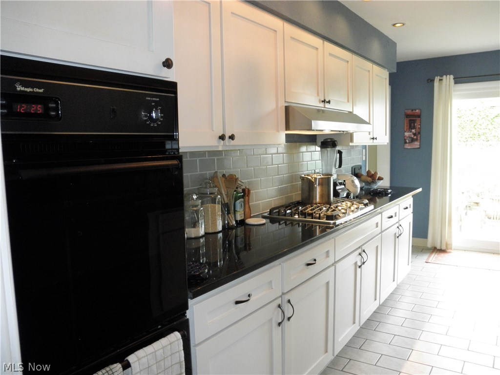 88 Kenridge Road Akron, OH 44333 - Photo 4 of 22 Gallery Image 4
