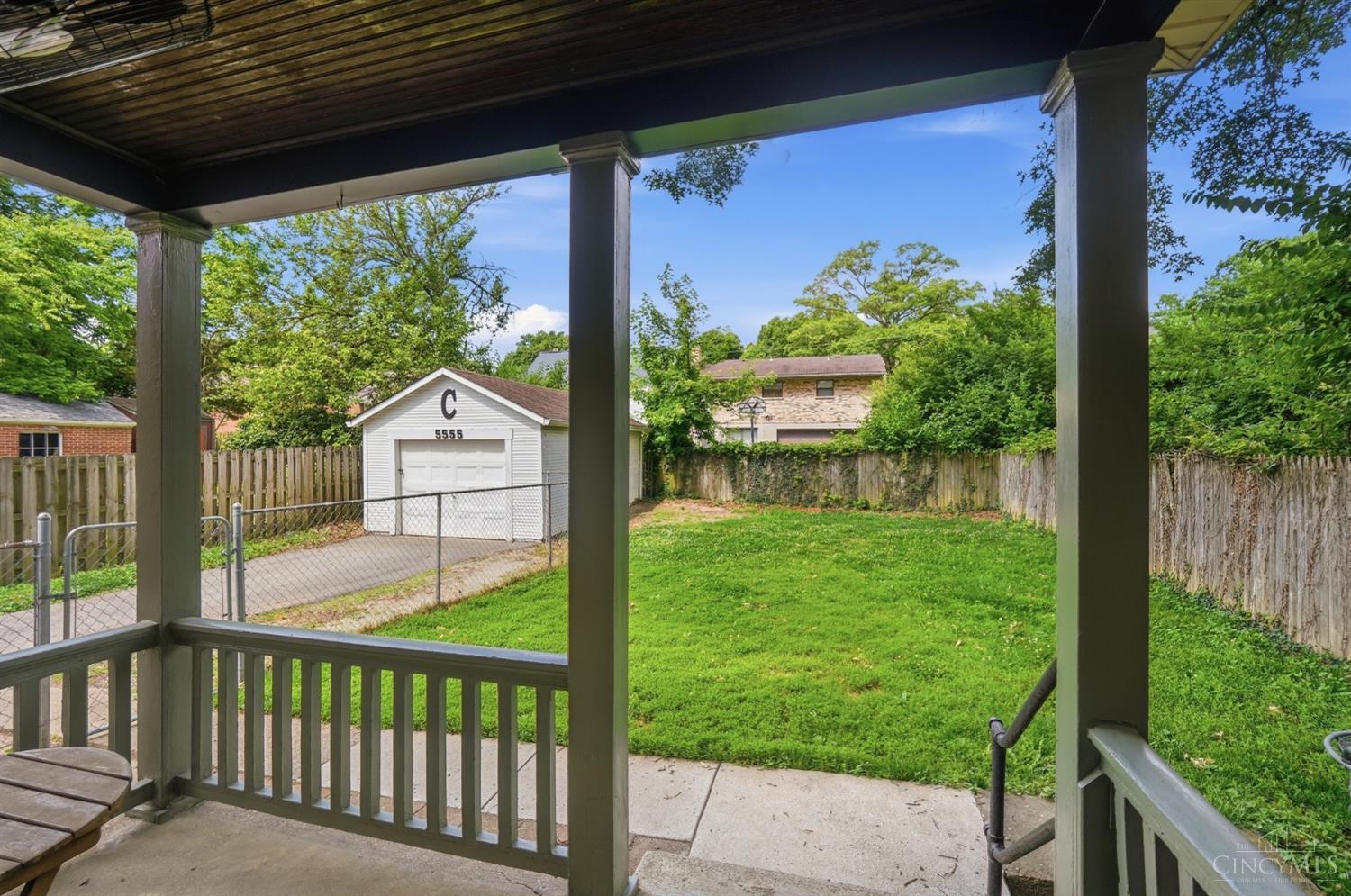 5555 Leumas Road Cincinnati, OH 45239 - Photo 34 of 40