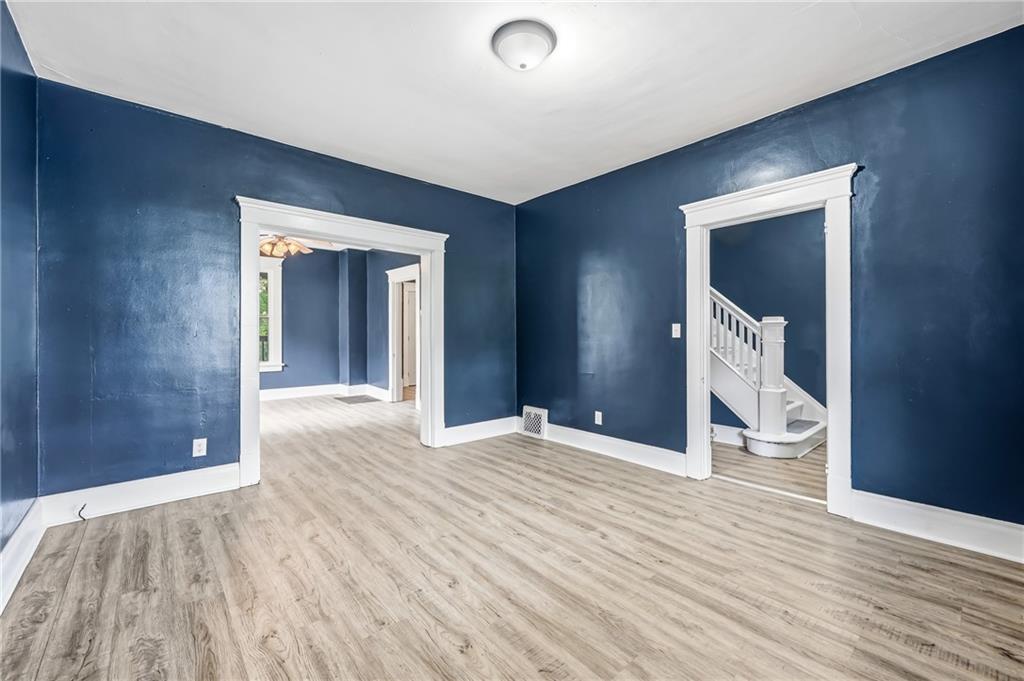 522 Wallis Avenue Farrell, PA 16121 - Photo 4 of 24