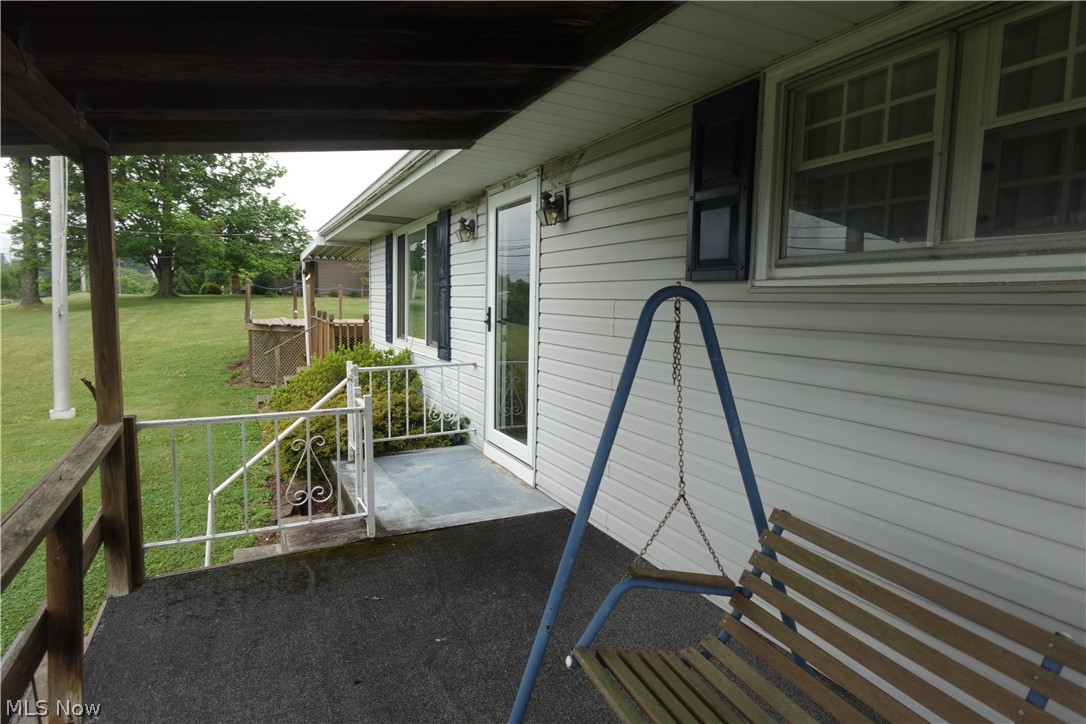 54837 High Ridge Road Bellaire, OH 43906 - Photo 3 of 33