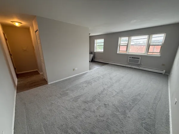 $1,450 | 3001 Thatcher Avenue, Unit 4F, River Grove, IL 60171