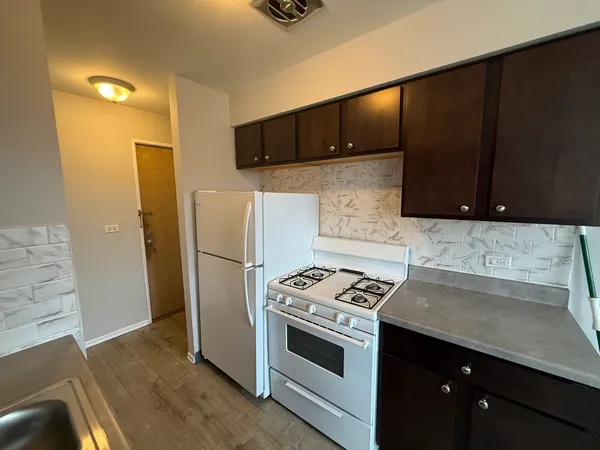 $1,450 | 3001 Thatcher Avenue, Unit 4F, River Grove, IL 60171