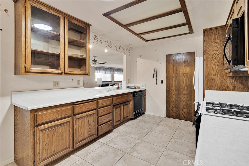 13392 Yakima Road Apple Valley, CA 92308 - Photo 12 of 39