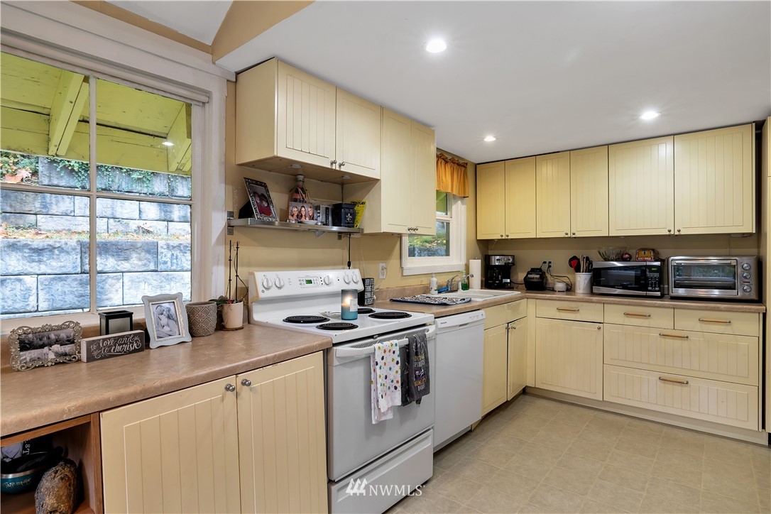 508 Decatur Street Port Orchard, WA 98366 - Photo 3 of 23 Gallery Image 3