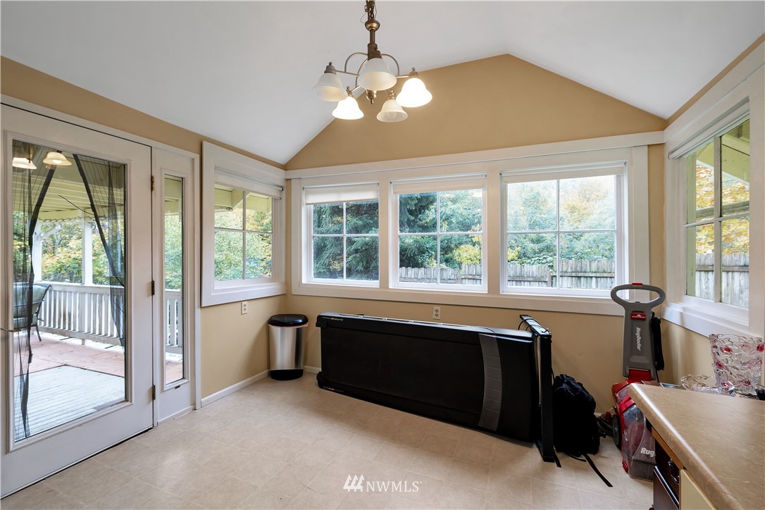 508 Decatur Street Port Orchard, WA 98366 - Photo 4 of 23 Gallery Image 4