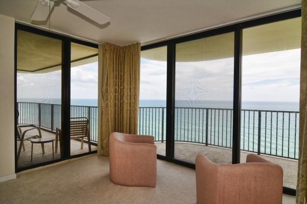 400 South Beach Road, Unit 1101 Jupiter, FL 33469 - Photo 16 of 24 Master Bedroom Sitting Area