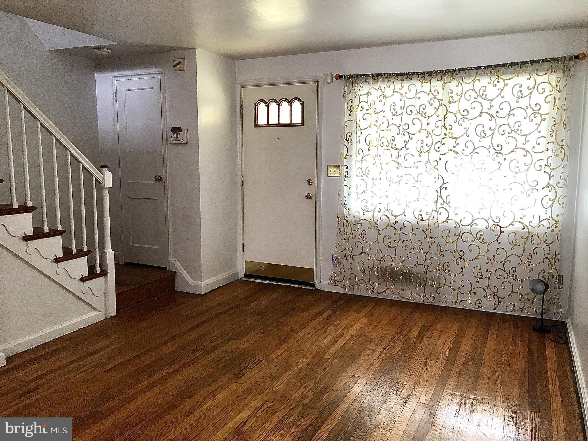 1131 Wedgewood Road Baltimore, MD 21229 - Photo 15 of 79 Beautifully freshly painted living room