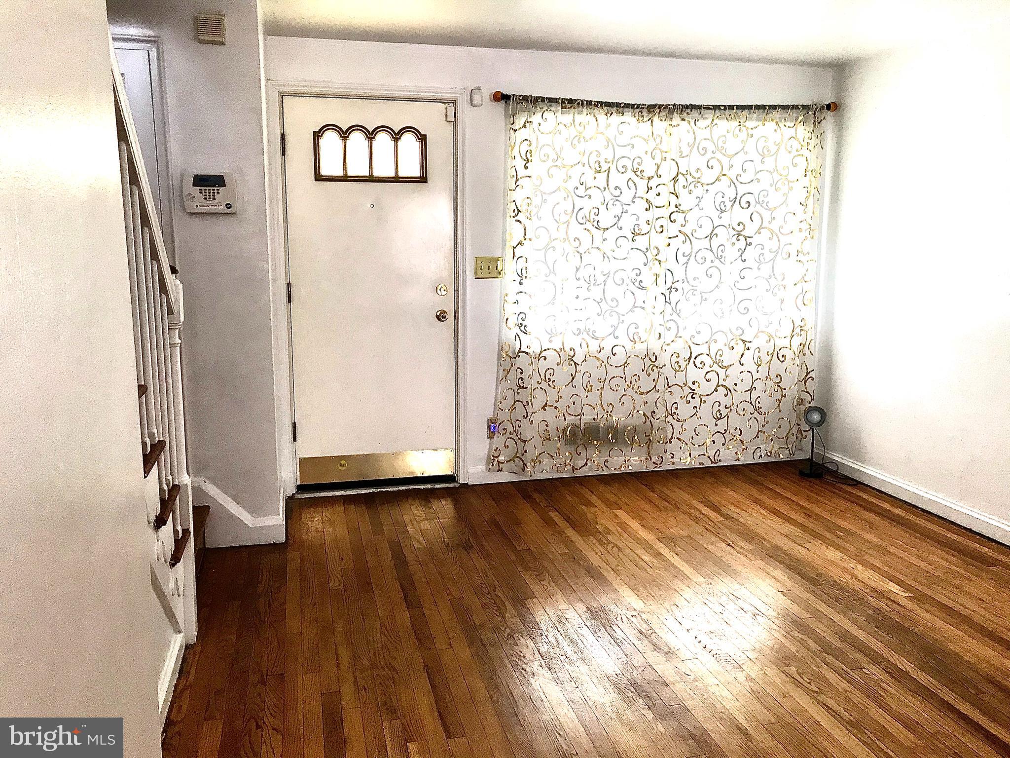 1131 Wedgewood Road Baltimore, MD 21229 - Photo 17 of 79 Spacious living room