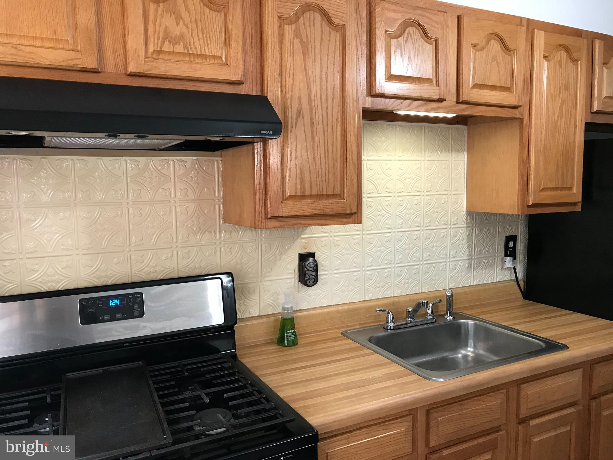 1131 Wedgewood Road Baltimore, MD 21229 - Photo 28 of 79 Brand new kitchen cabinets
