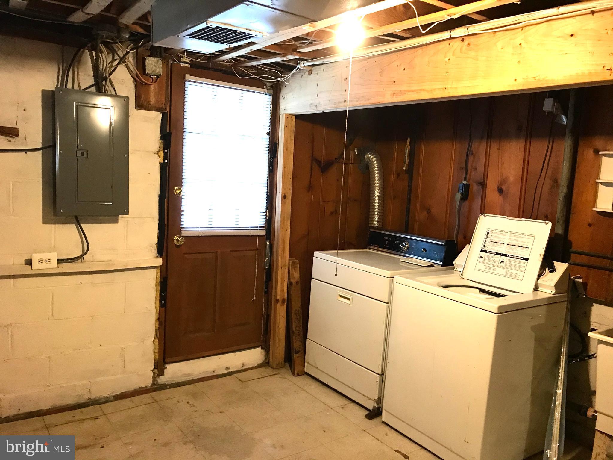 1131 Wedgewood Road Baltimore, MD 21229 - Photo 64 of 79 Laundry area and back door to yard