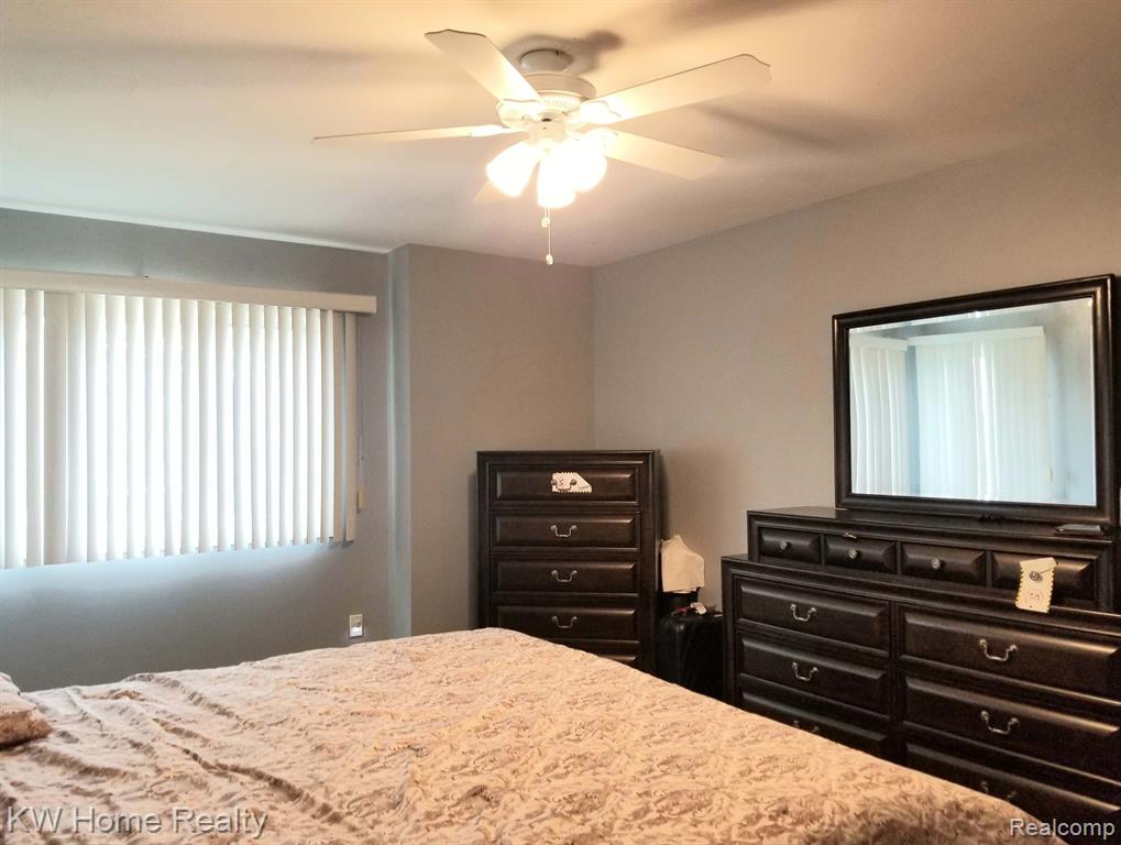 19060 Wayne Road Livonia, MI 48152 - Photo 27 of 35 Gallery Image 27