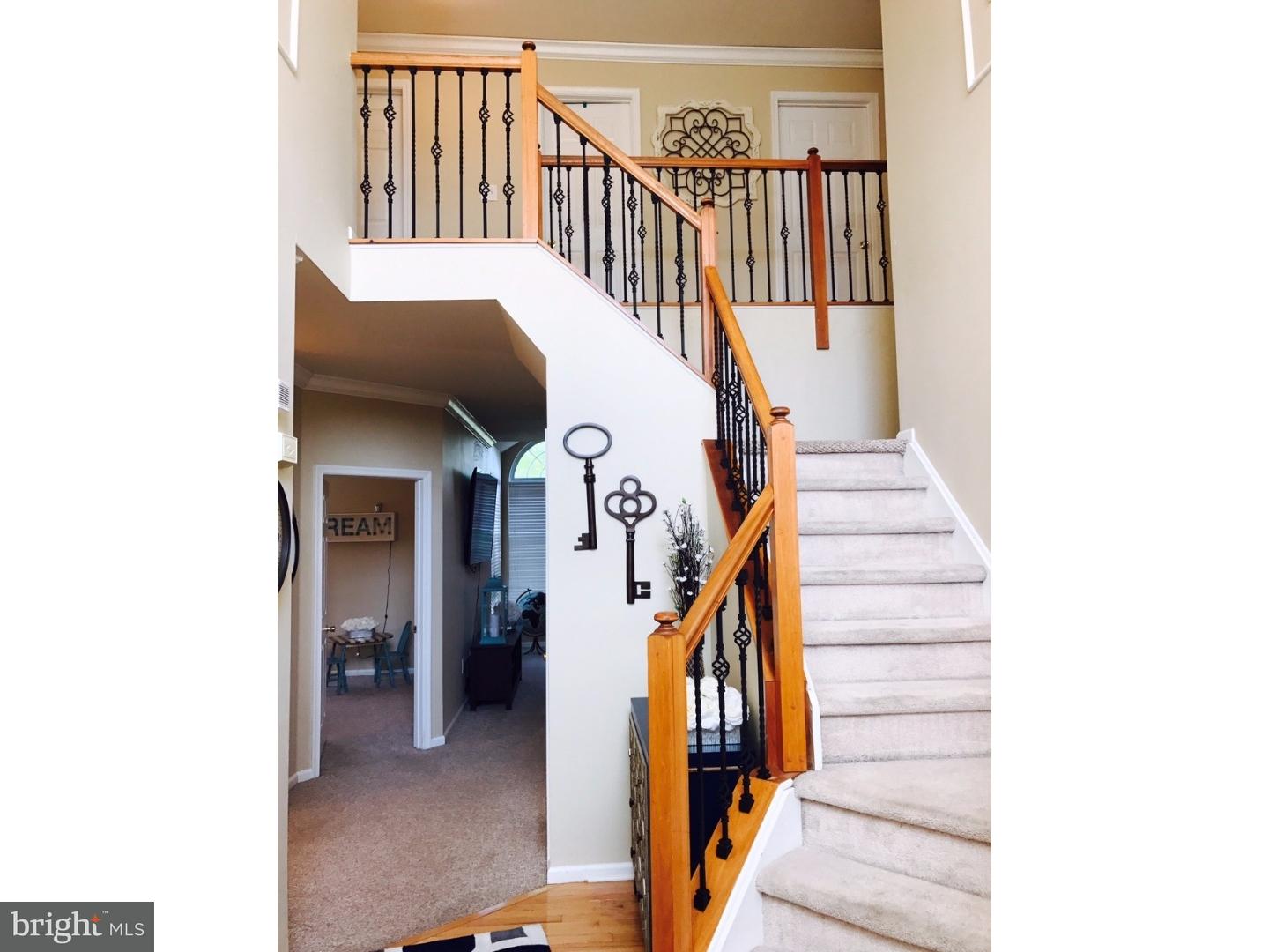33 Winding Road Newark, DE 19702 - Photo 2 of 23 Foyer