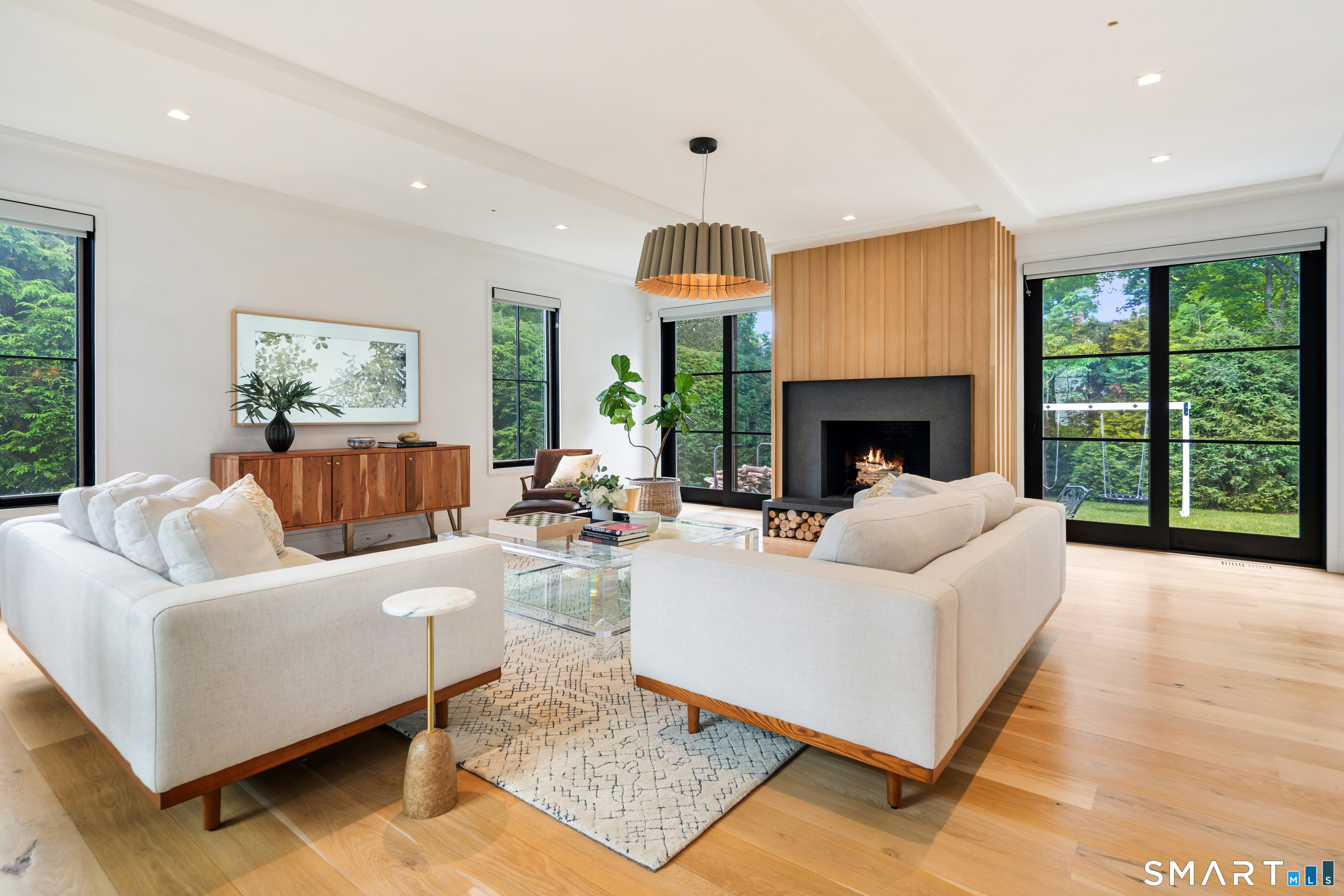 148 Douglas Road New Canaan, CT 06840 - Photo 5 of 39