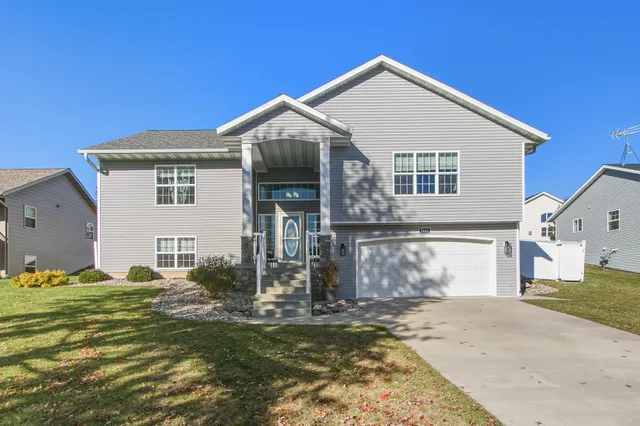 $479,900 | 1411 16th Street, Baraboo, WI 53913