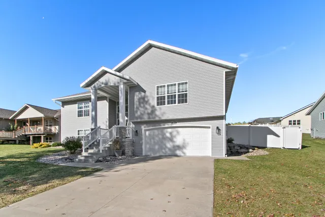 $479,900 | 1411 16th Street, Baraboo, WI 53913