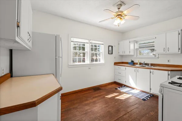 $218,000 | 83 East South Avenue, Hesperia, MI 49421