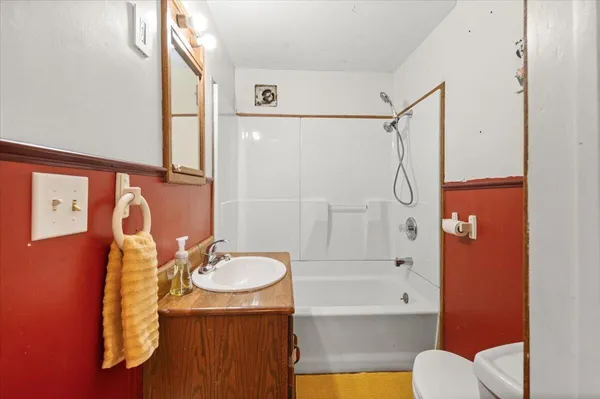 $218,000 | 83 East South Avenue, Hesperia, MI 49421