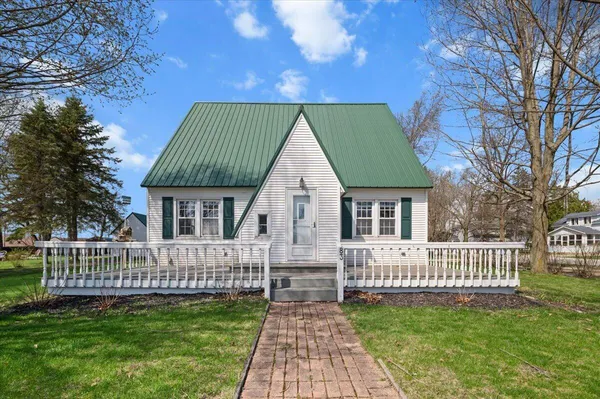 $218,000 | 83 East South Avenue, Hesperia, MI 49421