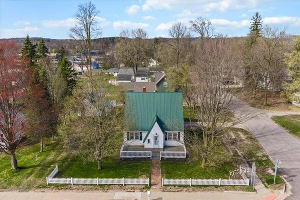 $218,000 | 83 East South Avenue, Hesperia, MI 49421