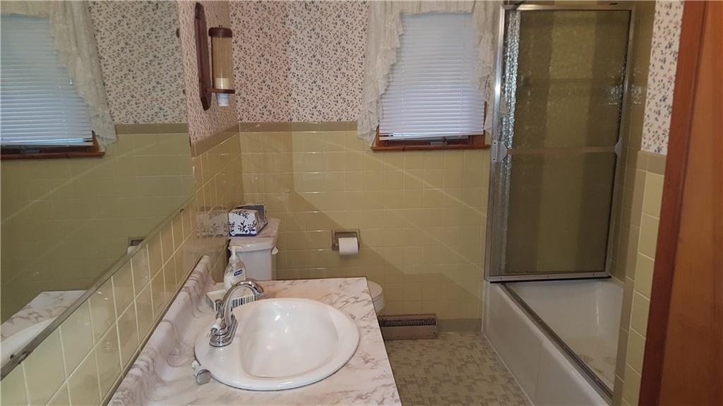 738 Freeport Road Butler, PA 16002 - Photo 11 of 23