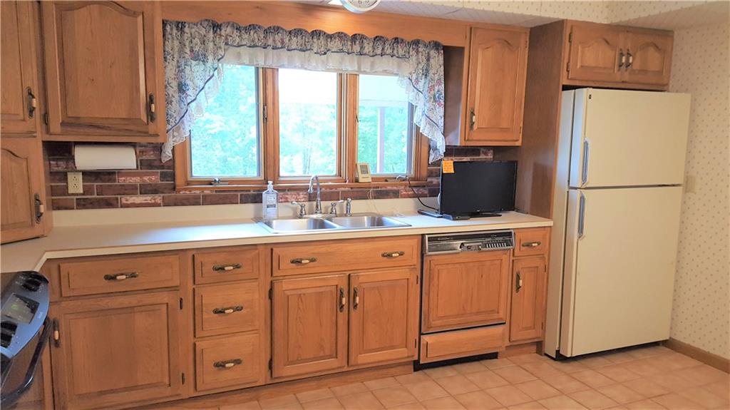 738 Freeport Road Butler, PA 16002 - Photo 6 of 23