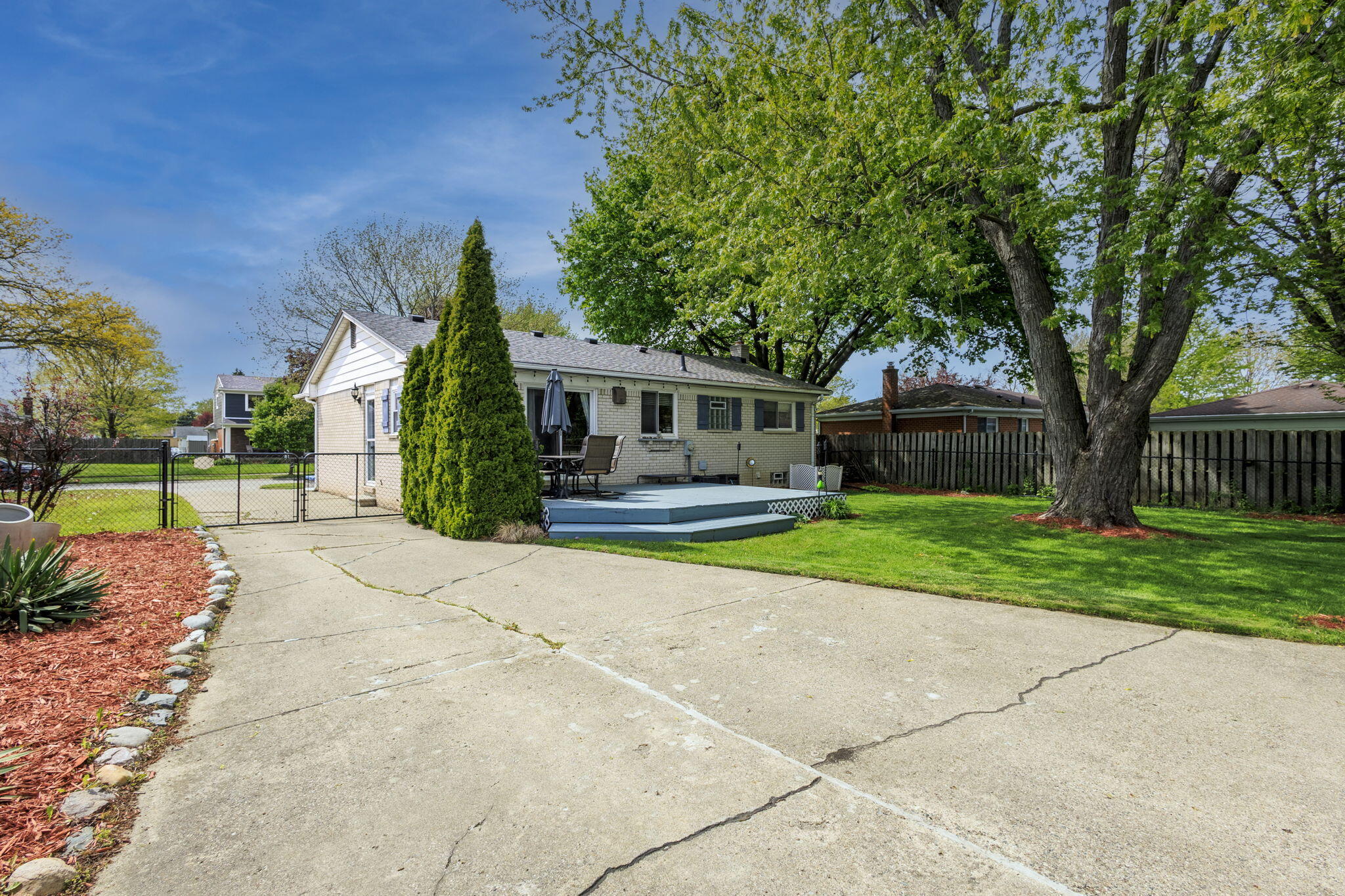 2458 Milverton Road Troy, MI 48083 - Photo 27 of 30 27-web-or-mls-2458 Milverton (27 of 30)
