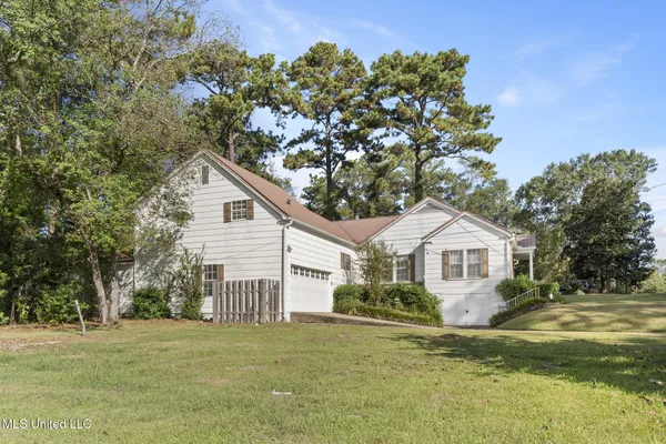 $274,900 | 609 Dabbs Street, Hattiesburg, MS 39401