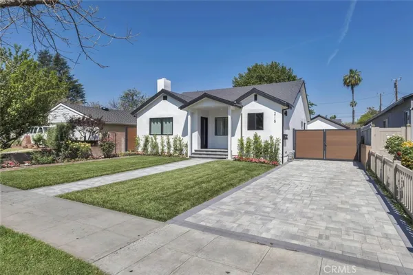 $5,500 | 2115 West Clark Avenue, Burbank, CA 91506