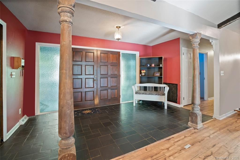 695 Hopewell Road Morganton, NC 28655 - Photo 3 of 31 Gallery Image 3