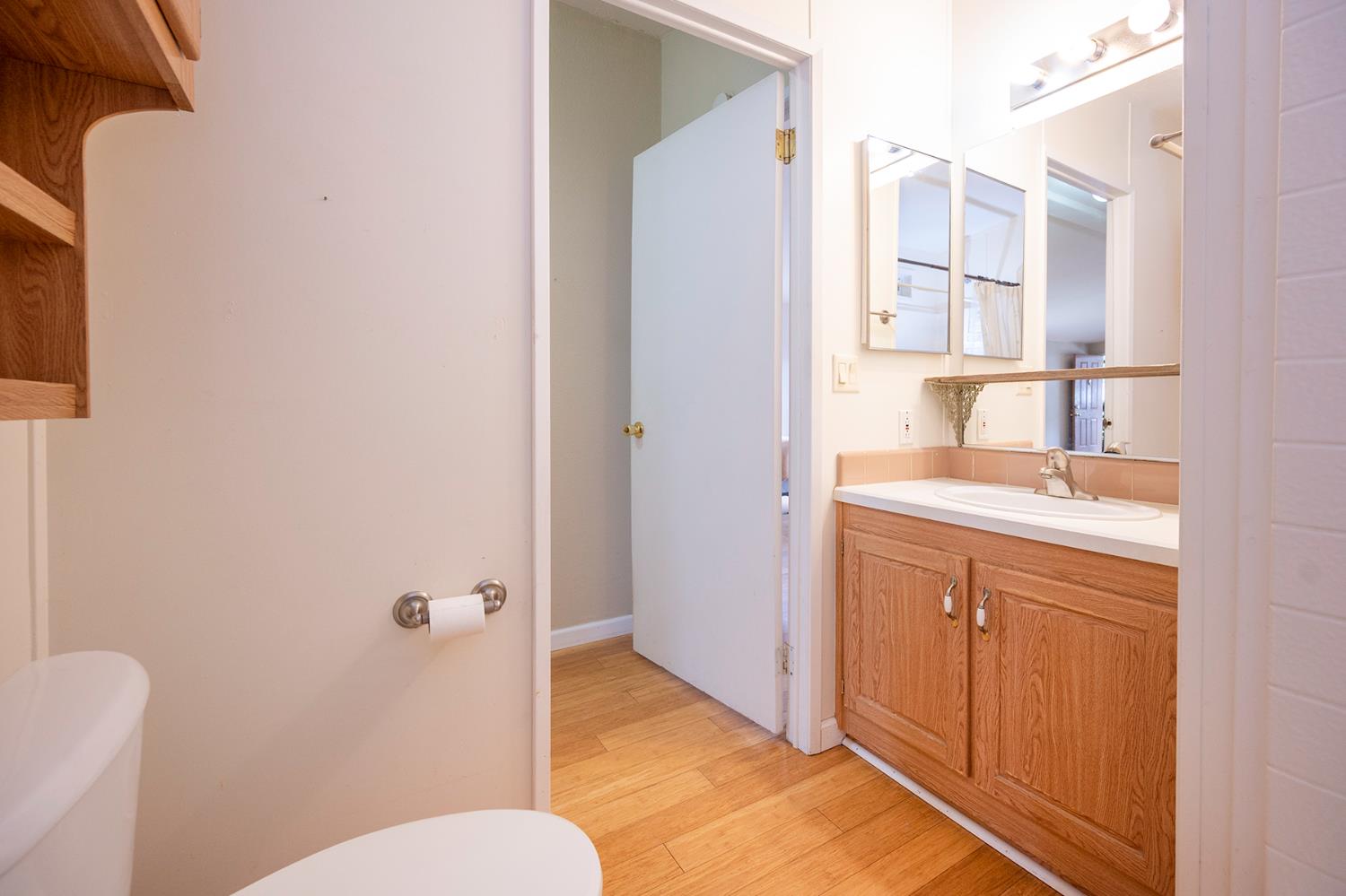 132 Danielle Way Folsom, CA 95630 - Photo 28 of 52 a bathroom with a sink toilet vanity and shower