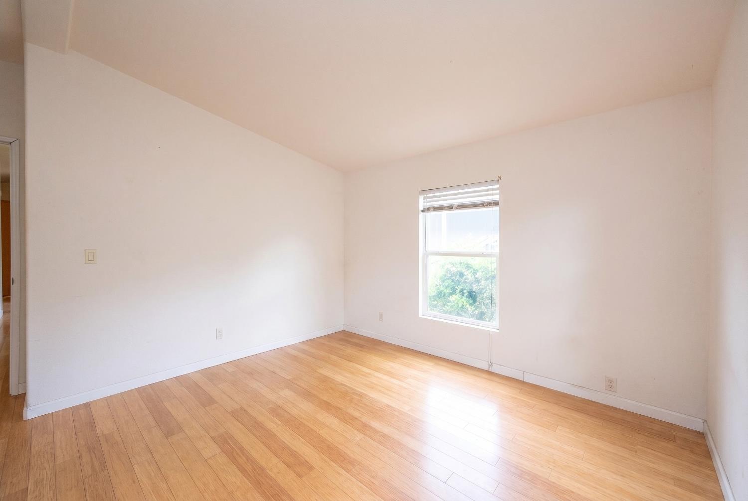 132 Danielle Way Folsom, CA 95630 - Photo 36 of 52 an empty room with a window