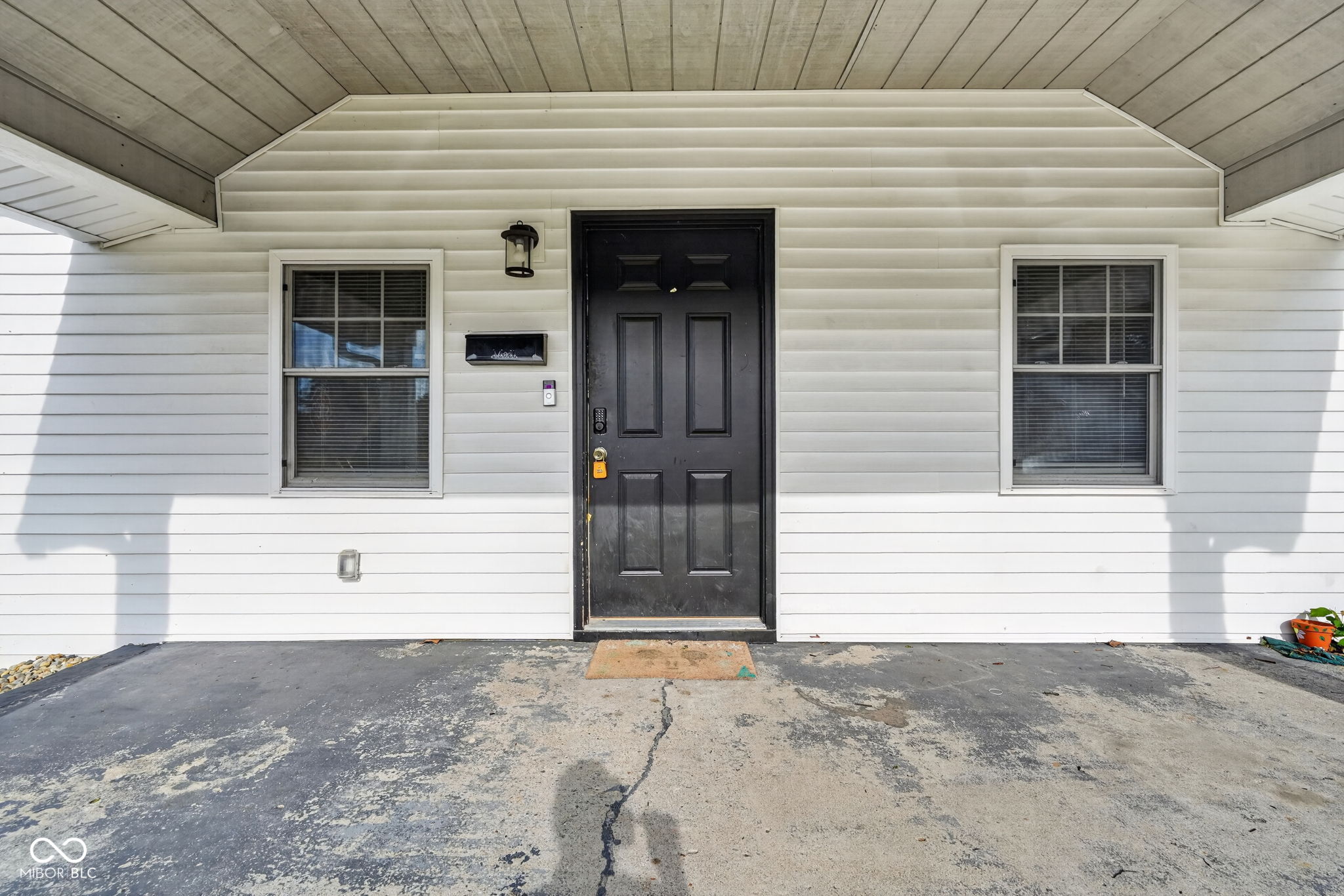 2029 Hendricks Street Anderson, IN 46016 - Photo 4 of 24