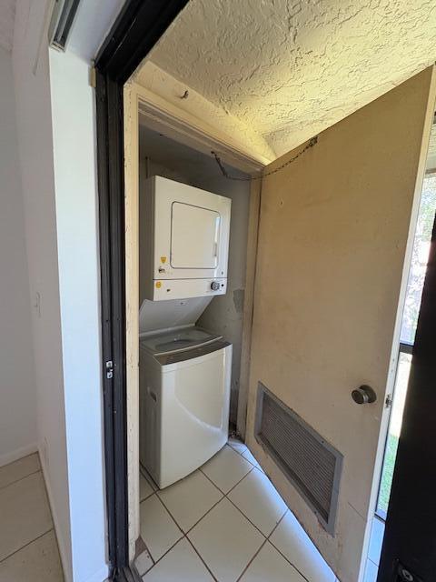 21938 Remsen Terrace, Unit 209 Boca Raton, FL 33433 - Photo 19 of 20 a kitchen with a refrigerator and sink