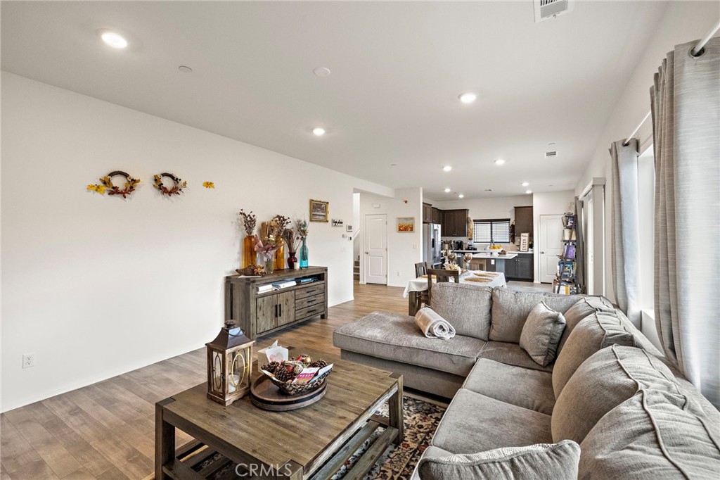 31324 Scrub Jay Road Winchester, CA 92596 - Photo 14 of 38