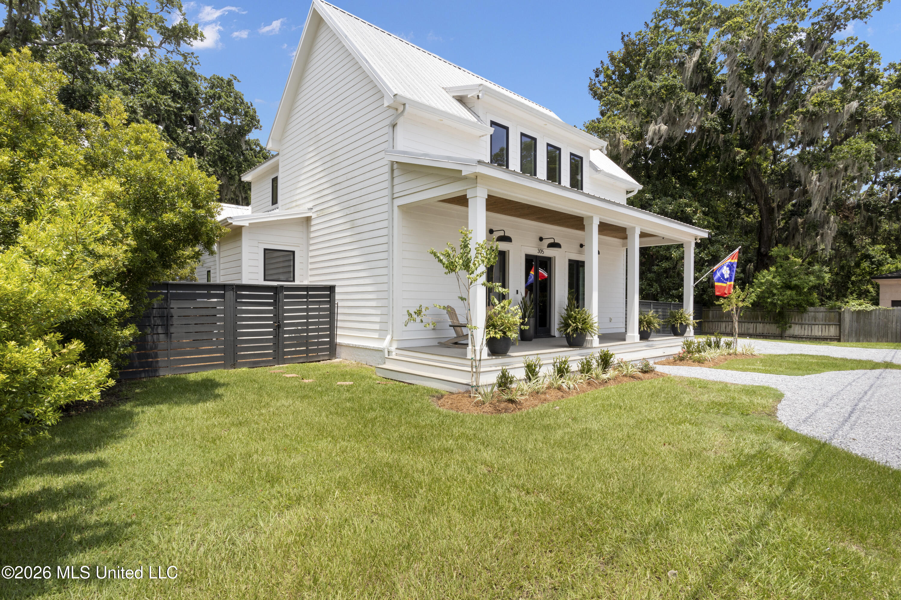 305 Beach Hill Road Ocean Springs, MS 39564 - Photo 55 of 63 Front Exterior