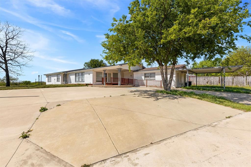 5338 Boat Club Road Fort Worth, TX 76135 - Photo 9 of 38 Gallery Image 9