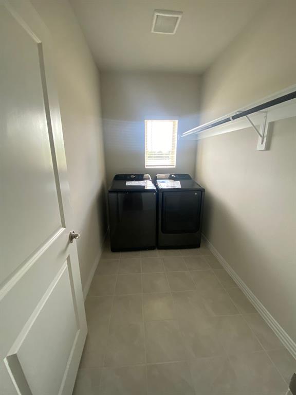 3220 Shortgrass Lane Melissa, TX 75454 - Photo 5 of 17 a room with a bed and a window