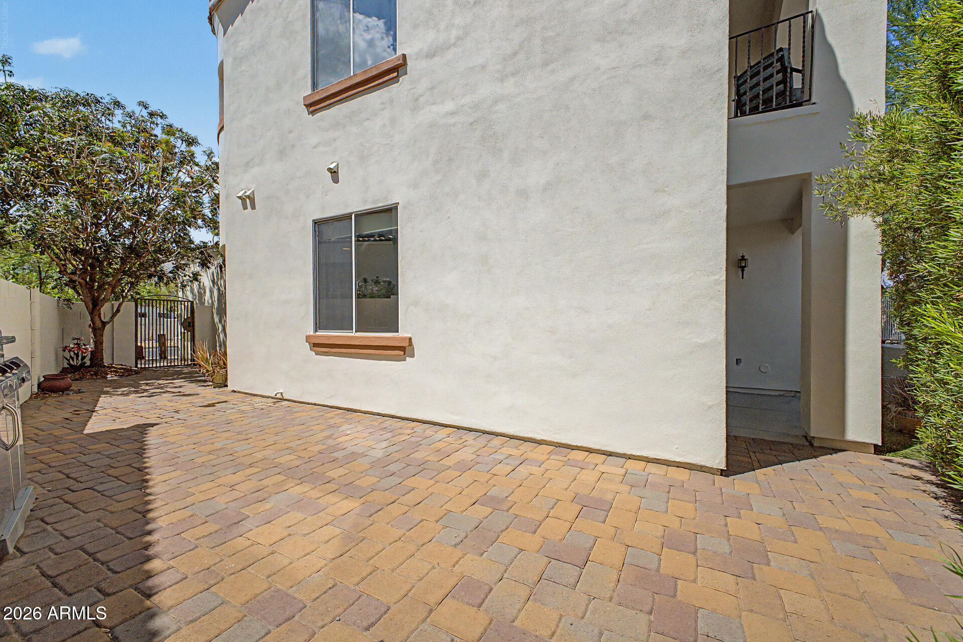 1750 East Ocotillo Road Phoenix, AZ 85016 - Photo 35 of 43 Pavered side yard