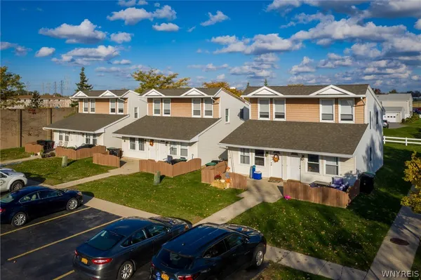 $1,395 | 4-18 Concord Court, Tonawanda, NY 14150