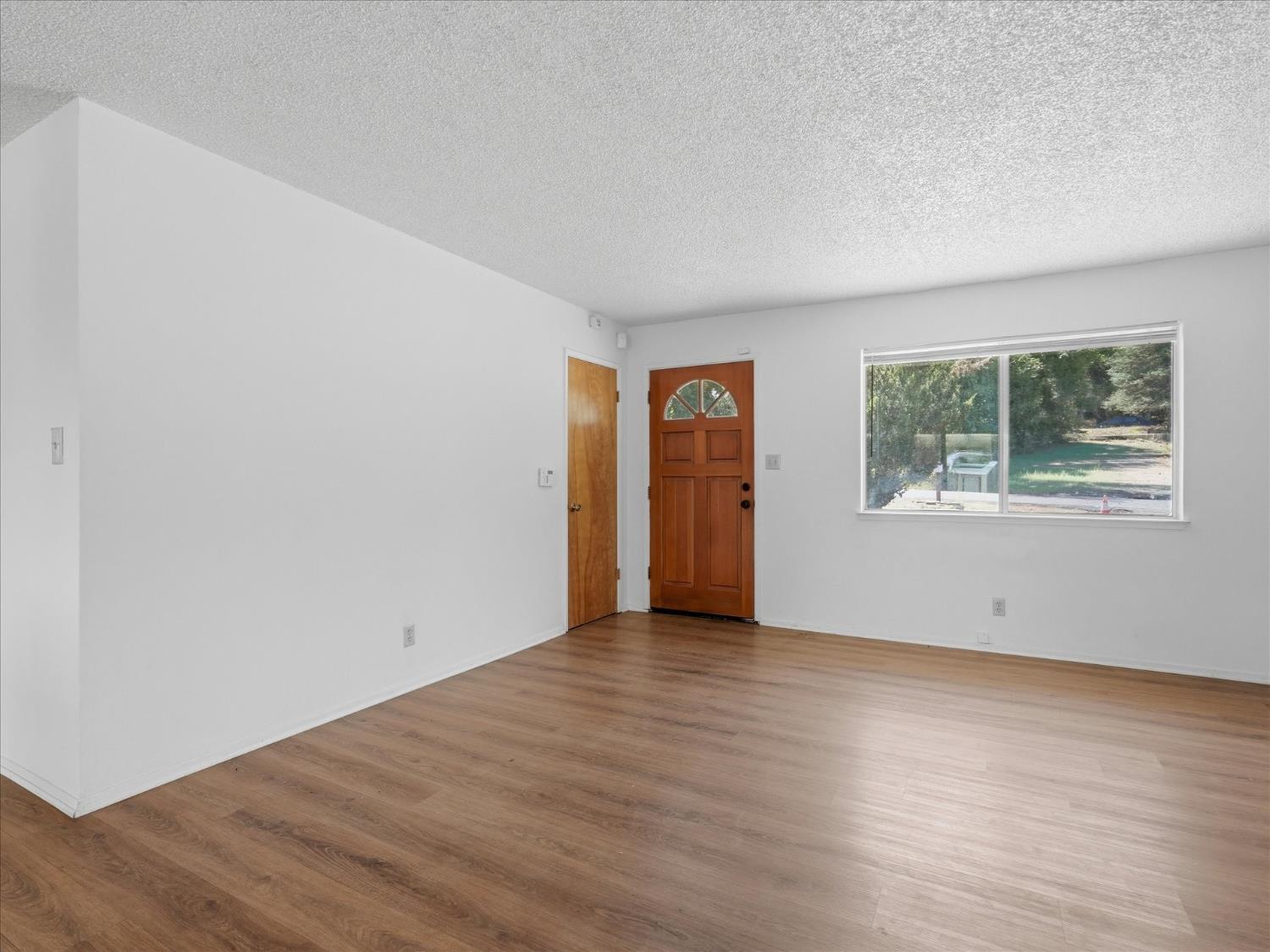 39785 Pine Ridge Road Oakhurst, CA 93644 - Photo 3 of 33