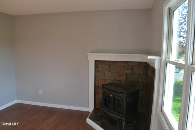 $3,250 | 60 Colonial Road, Unit 1, Stillwater, NY 12170