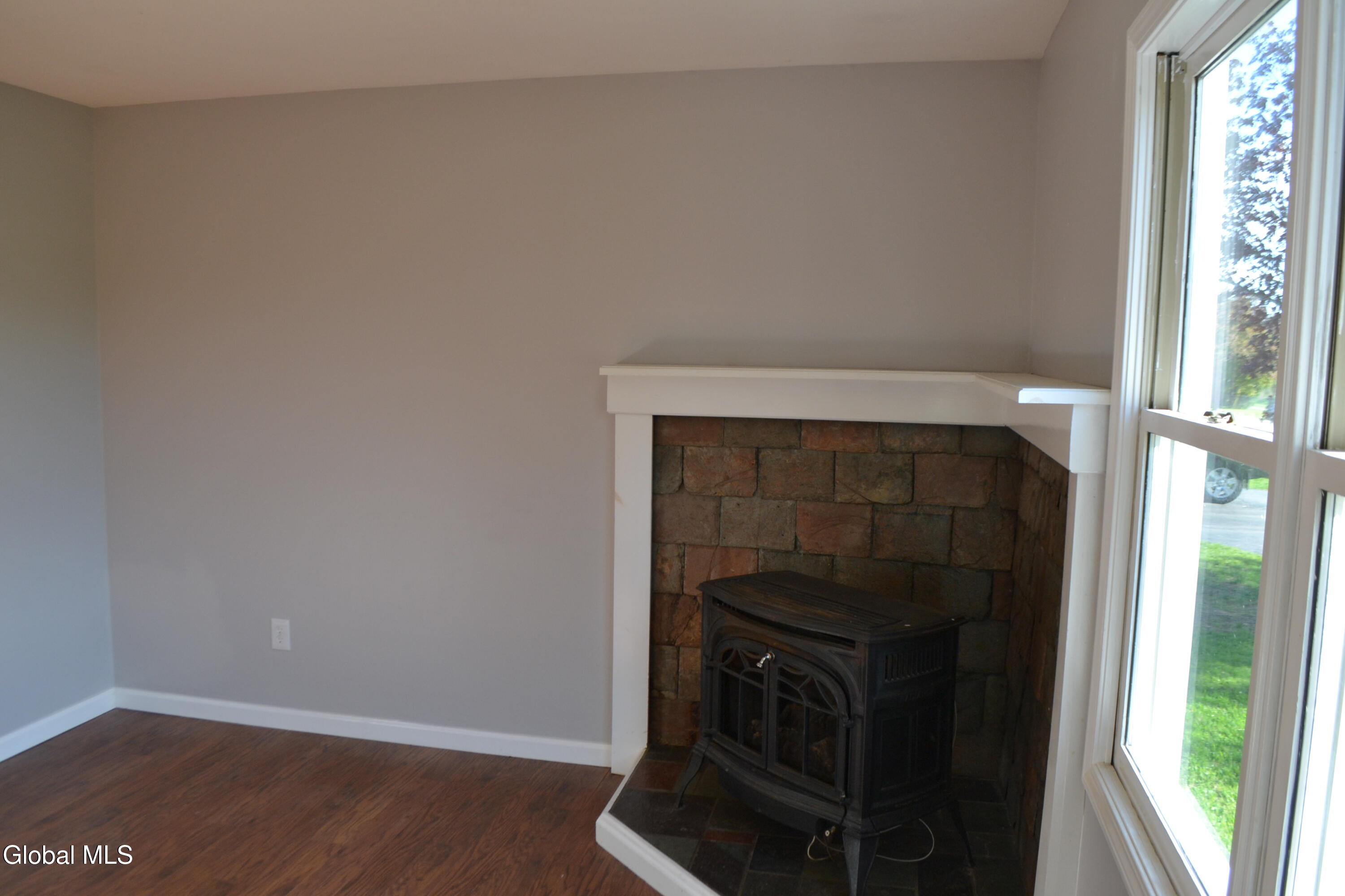 60 Colonial Road, Unit 1 Stillwater, NY 12170 - Photo 5 of 8 DSC_0163 - Copy - Copy - Copy - Copy (3)