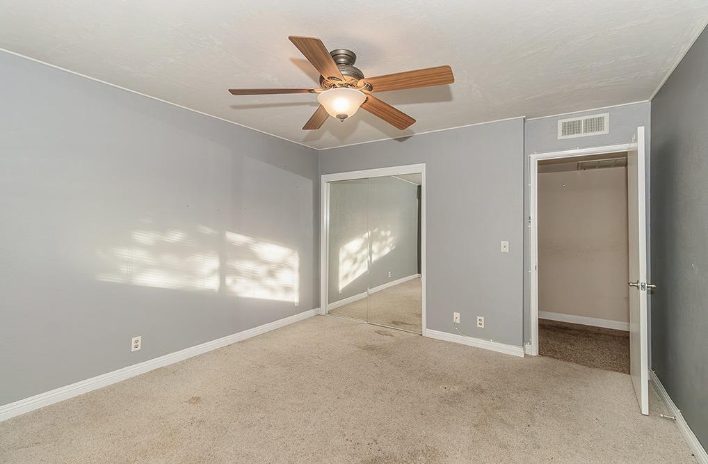 5662 North McCall Avenue Clovis, CA 93619 - Photo 17 of 34 a view of an empty room and window