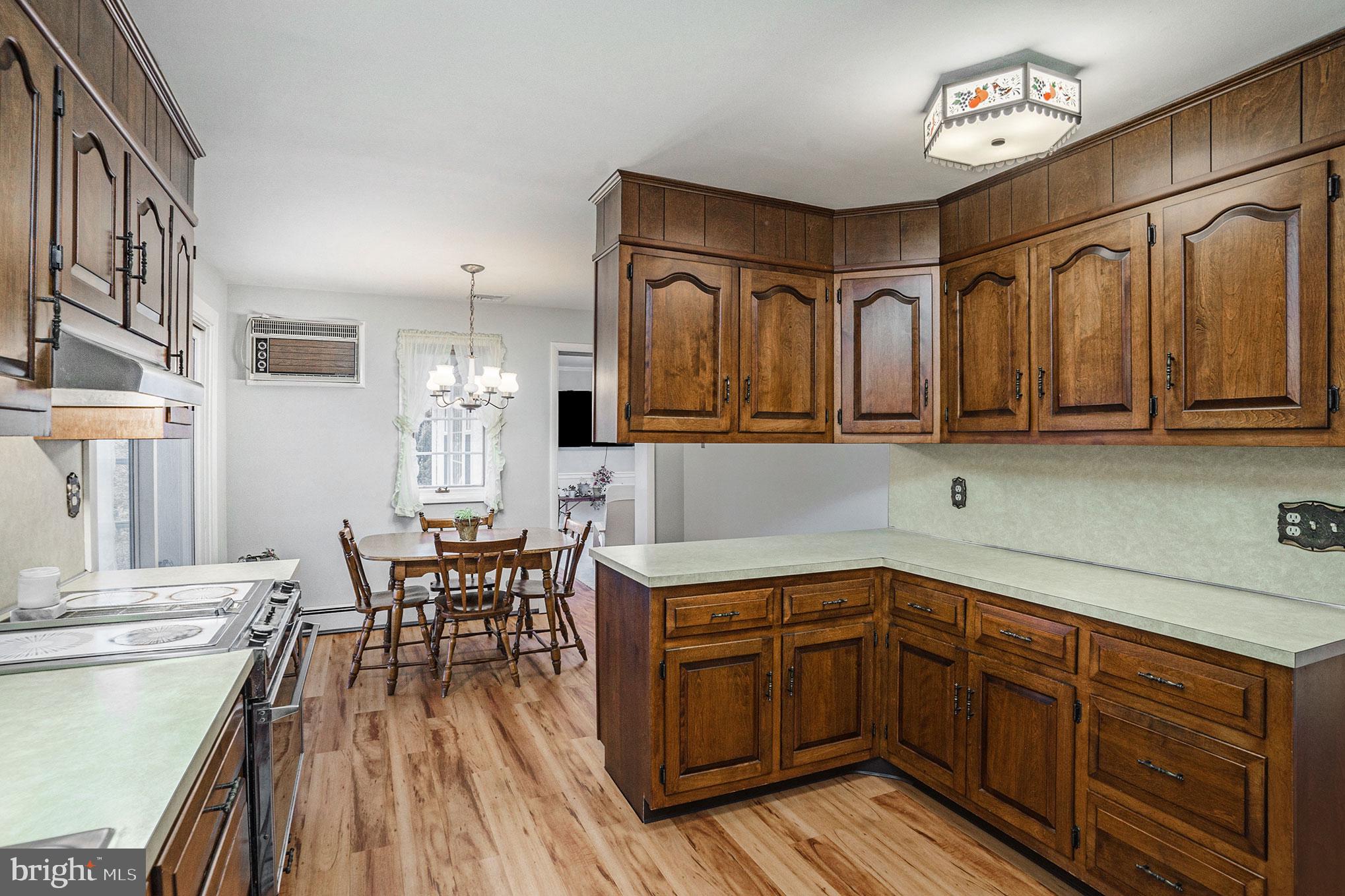 678 Cathcart Road Blue Bell, PA 19422 - Photo 20 of 85 Kitchen with breakfast area