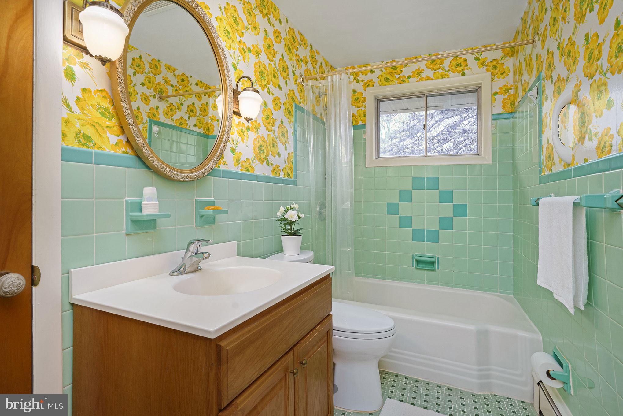 678 Cathcart Road Blue Bell, PA 19422 - Photo 29 of 85 Full Bathroom