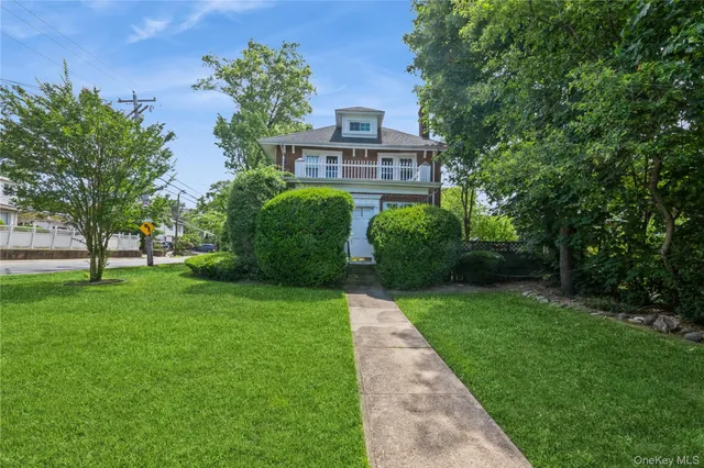 $1,350,000 | 898 West Broadway, Woodmere, NY 11598