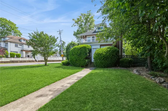 $1,350,000 | 898 West Broadway, Woodmere, NY 11598