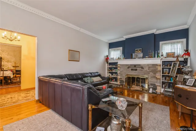 $1,350,000 | 898 West Broadway, Woodmere, NY 11598